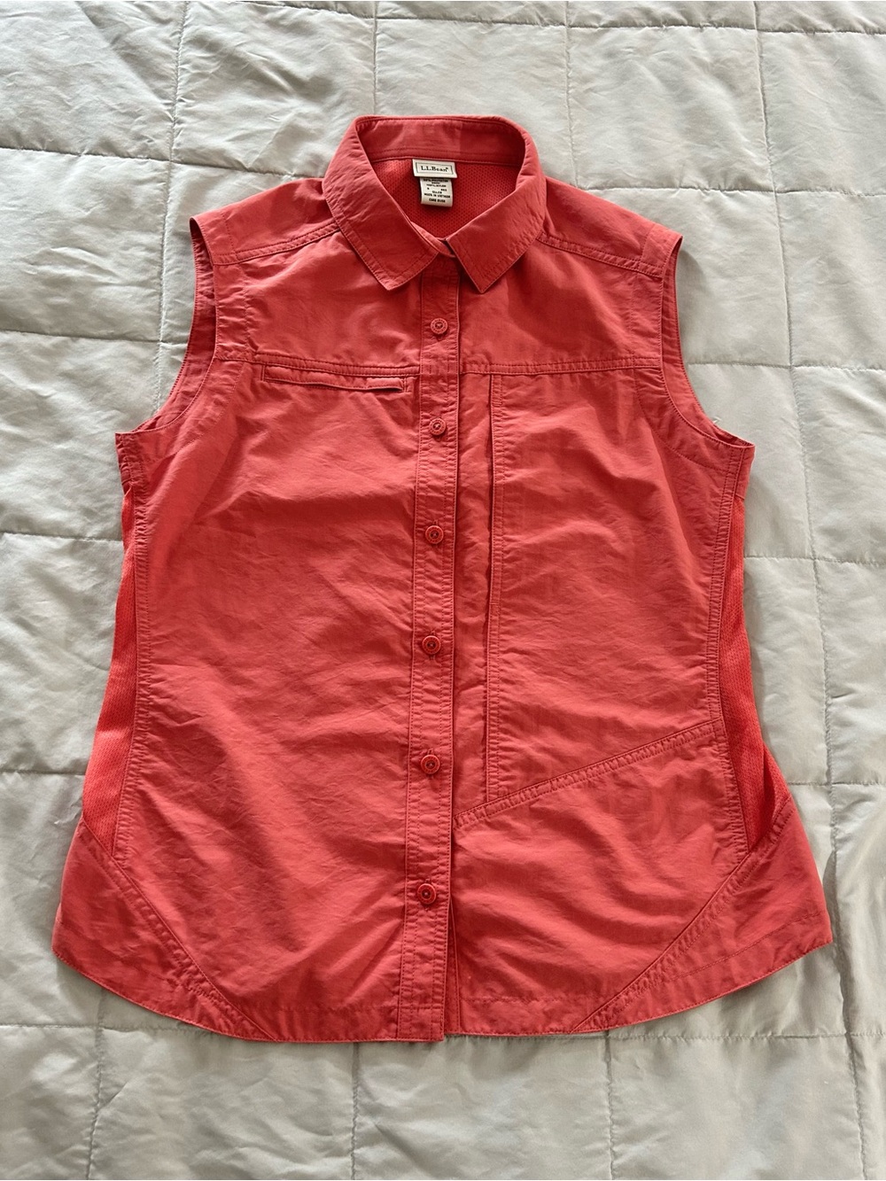 L.L. Bean Sleeveless, Collar Button-Down Technical Shirt in Coral, Women’s Small